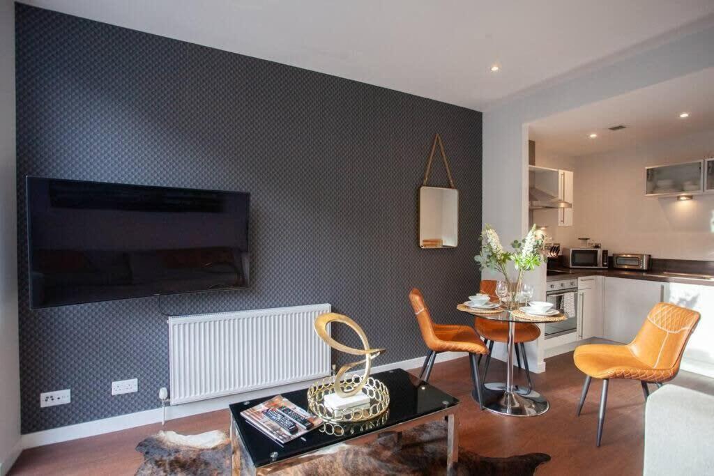 1 Bedroom Apartment In Very Central Location กลาสโกว์ ภายนอก รูปภาพ